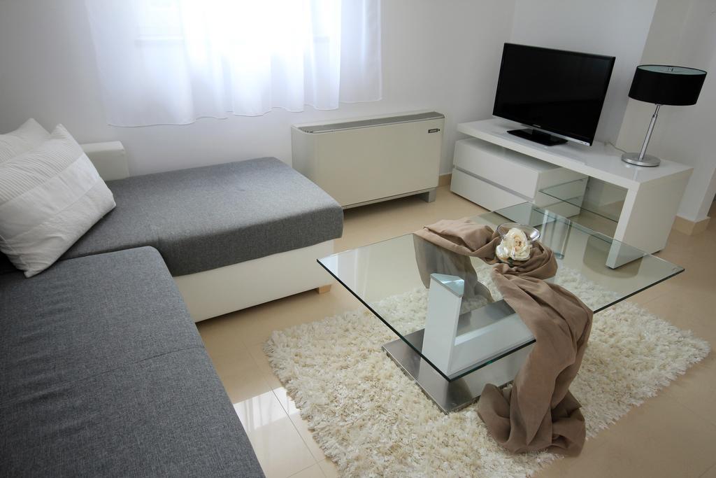 Apartments Villa Mantinela Malinska Cameră foto